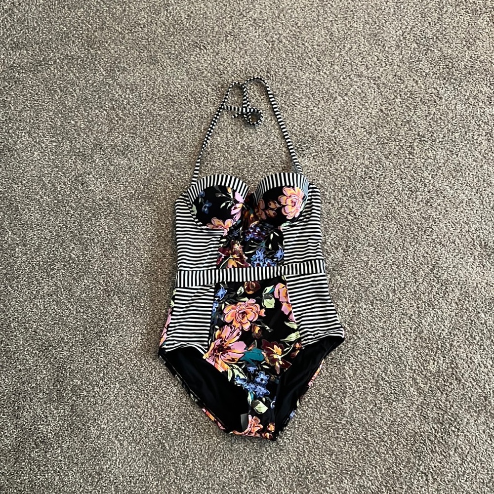 High dive collection by ModCloth. Floral and striped bathing suit L.